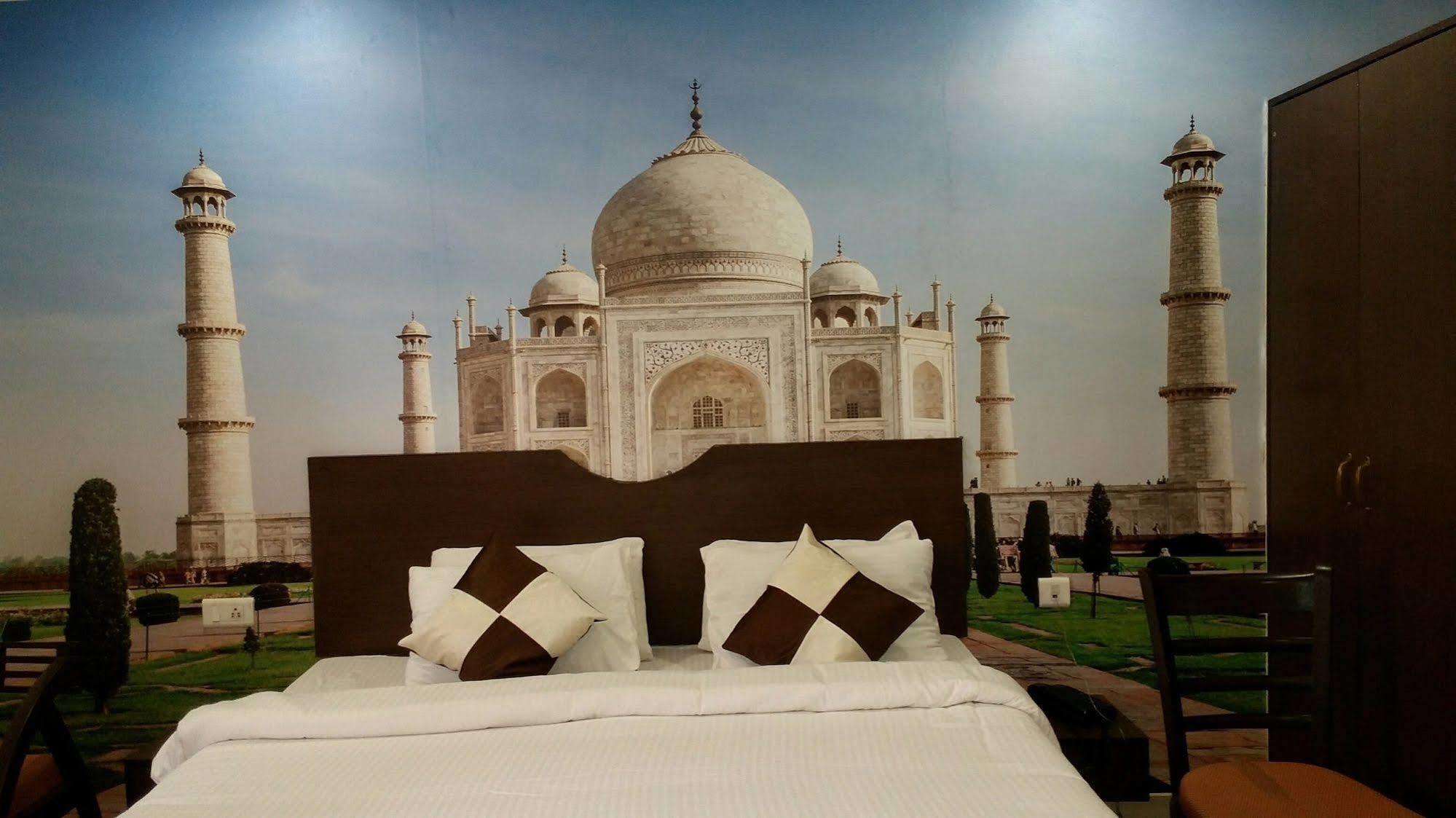 Hotel Taj Heritage, Agra Agra  Exterior photo